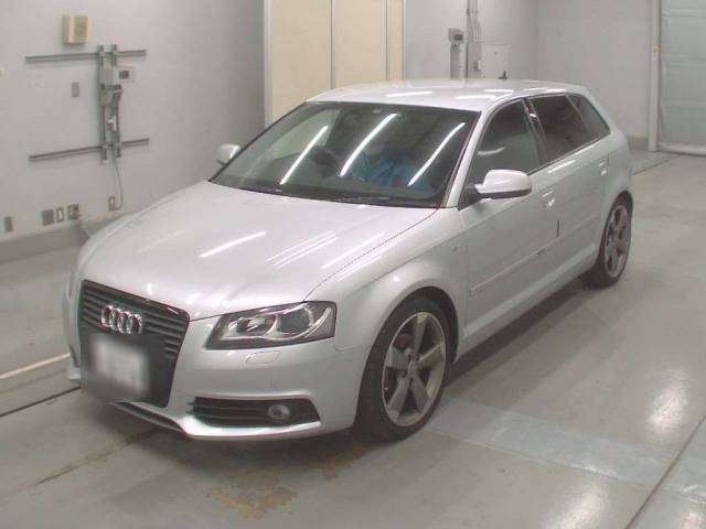 10185 AUDI A3 8PCAX 2013 г. (CAA Tokyo)