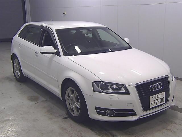 19005 AUDI A3 8PCAX 2011 г. (Honda Tokyo)