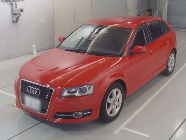 30455 AUDI A3 8PCAX 2013 г. (CAA Chubu)