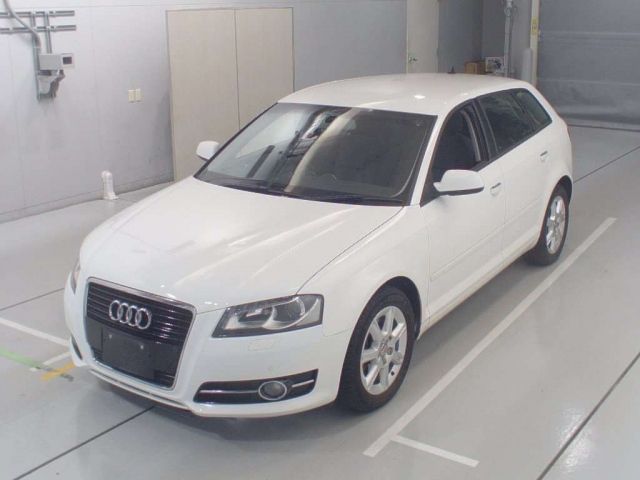 35401 AUDI A3 8PCDA 2012 г. (CAA Chubu)