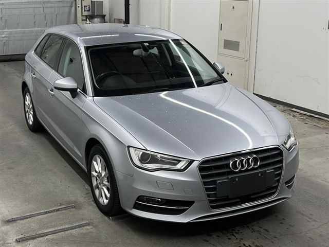 35042 AUDI A3 8VCXS 2014 г. (MIRIVE Saitama)