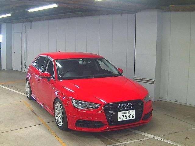 580 AUDI A3 8VCJSF 2014 г. (ZIP Osaka)