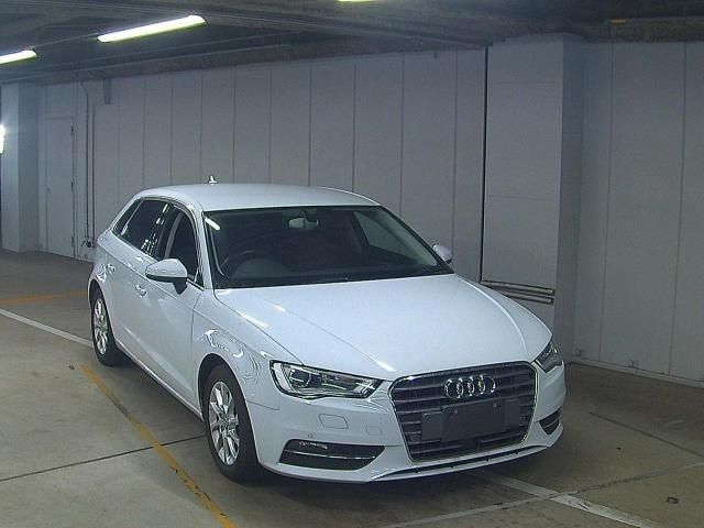 180 AUDI A3 8VCXS 2014 г. (ZIP Osaka)