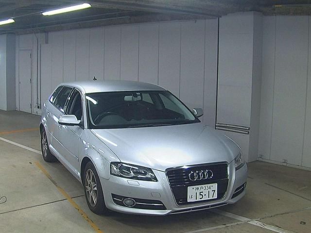 190 AUDI A3 8PCAX 2013 г. (ZIP Osaka)