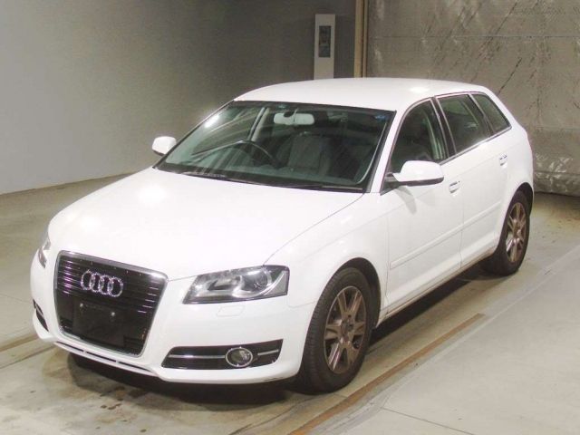 5047 AUDI A3 8PCAX 2013 г. (TAA Kinki)