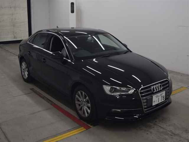 30388 AUDI A3 8VCXSL 2014 г. (MIRIVE Osaka)