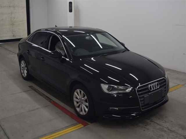 30367 AUDI A3 8VCXSL 2014 г. (MIRIVE Osaka)