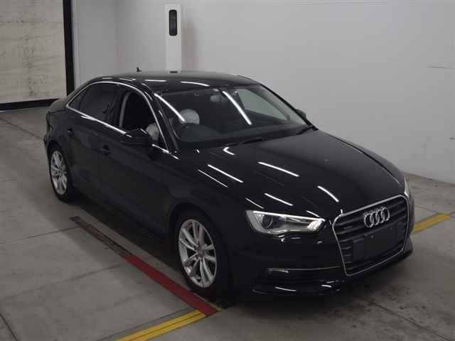 30319 AUDI A3 8VCJSL 2014 г. (MIRIVE Osaka)