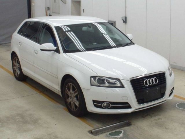 7041 AUDI A3 8PCAX 2012 г. (NAA Osaka)