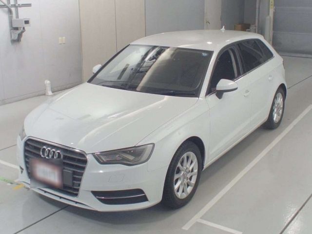 90161 AUDI A3 8VCXS 2014 г. (CAA Chubu)