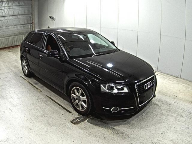 9055 AUDI A3 8PCDA 2011 г. (LAA Okayama)