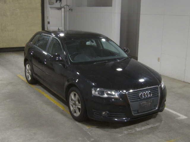 4017 AUDI A3 8PCAX 2010 г. (JU Fukuoka)