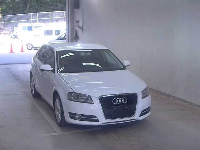 204 AUDI A3 8PCAX 2010 г. (JU Okinawa)