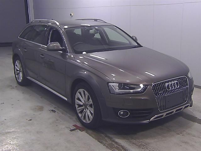 10163 AUDI A4 8KCNCA 2013 г. (Honda Tokyo)