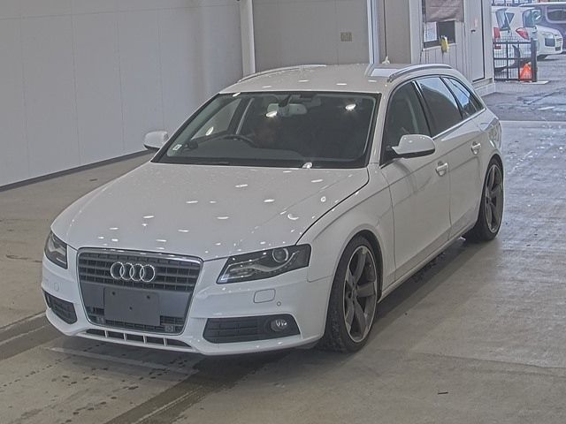 20064 AUDI A4 8KCDH 2010 г. (ARAI Oyama VT)