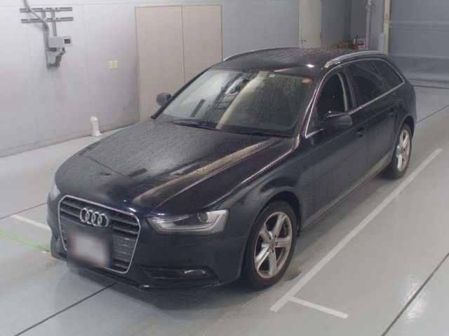 33329 AUDI A4 8KCDN 2014 г. (CAA Chubu)