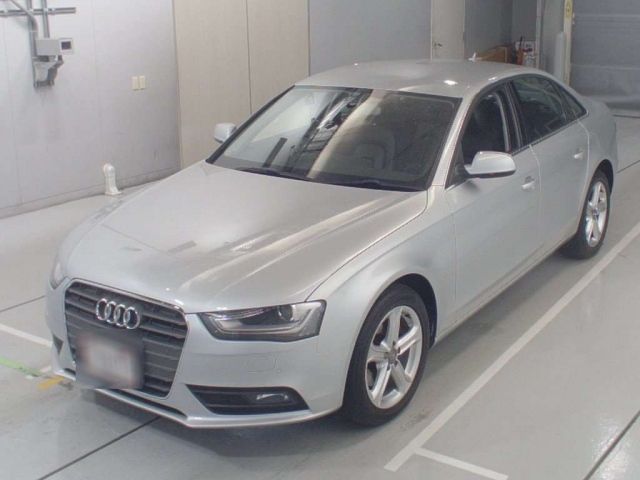 36998 AUDI A4 8KCDN 2014 г. (CAA Chubu)