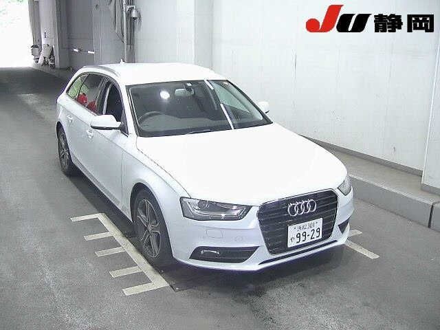 3562 AUDI A4 8KCDN 2014 г. (JU Shizuoka)