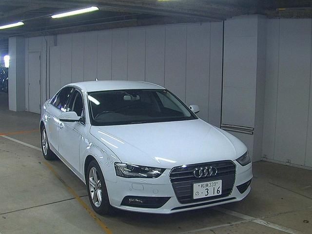 539 AUDI A4 8KCDN 2014 г. (ZIP Osaka)