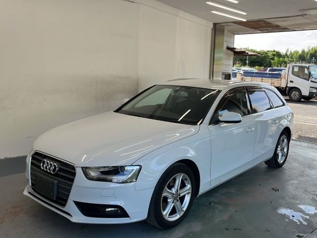 7585 AUDI A4 8KCDN 2012 г. (KCAA Kyoto)