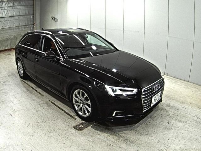 4371 AUDI A4 8WCVN 2017 г. (LAA Okayama)