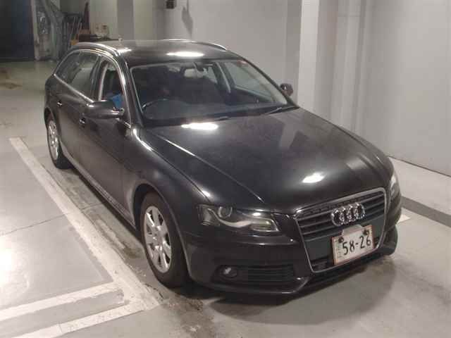 3003 AUDI A4 8KCDH 2010 г. (JU Tokyo)