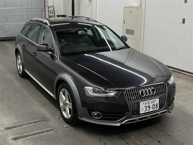 35069 AUDI A4 8KCDNA 2012 г. (MIRIVE Saitama)