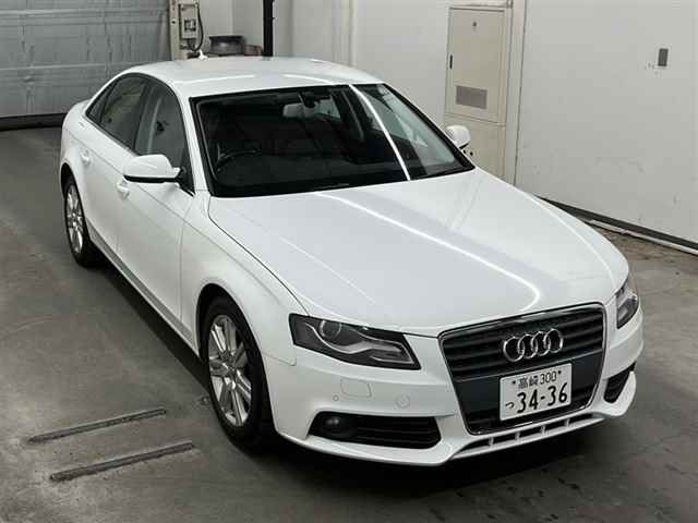 35074 AUDI A4 8KCDN 2011 г. (MIRIVE Saitama)