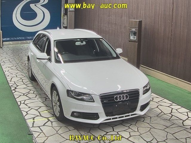 70032 AUDI A4 8KCDNF 2012 г. (BAYAUC)