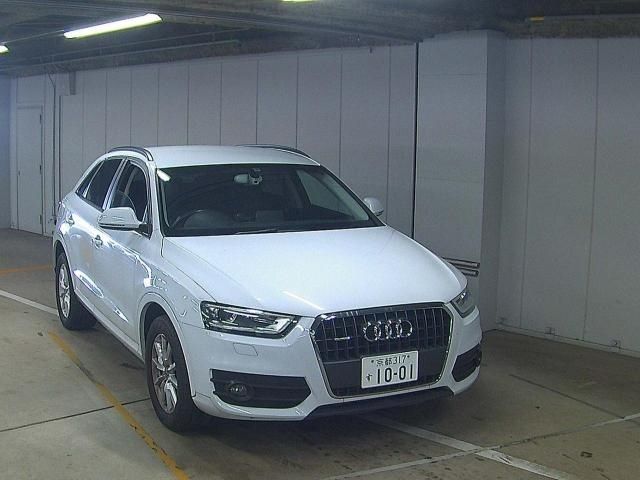 1 AUDI Q3 8UCCZF 2013 г. (ZIP Osaka)