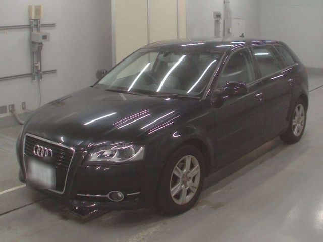 1082 Audi A3 8PCAX 2011 г. (CAA Tokyo)