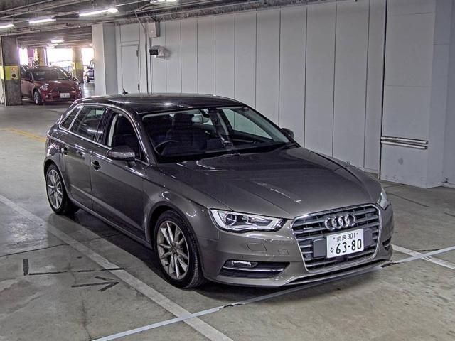 301 Audi A3 8VCJSF 2014 г. (ZIP Osaka)