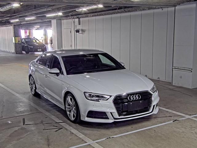 43 Audi A3 8VCXSL 2018 г. (ZIP Osaka)