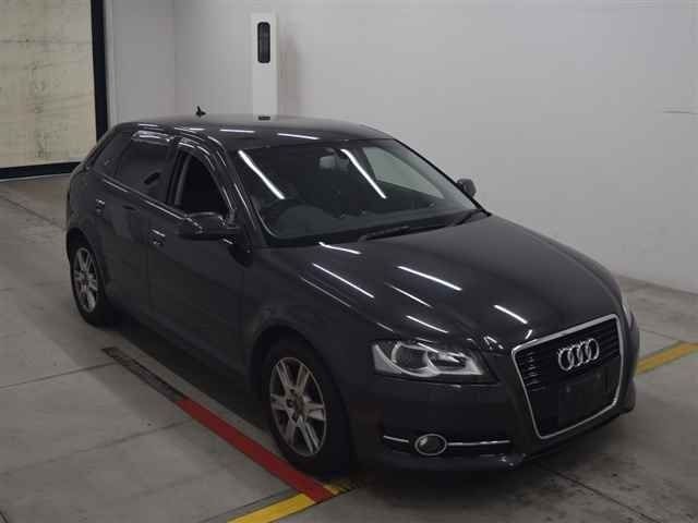 60312 Audi A3 8PCAX 2012 г. (MIRIVE Osaka)