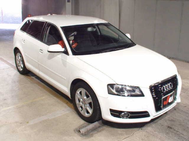 8002 Audi A3 8PCAX 2011 г. (JU Fukuoka)