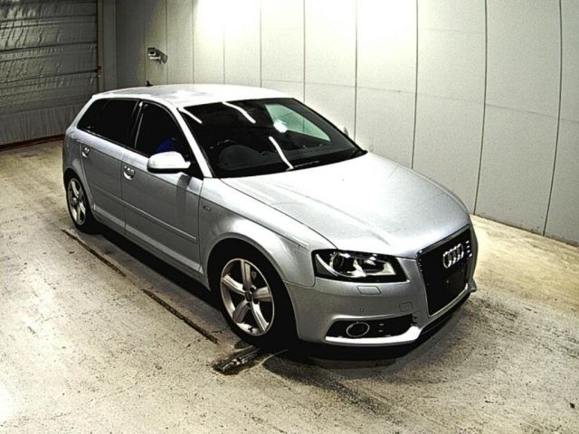 9076 Audi A3 8PCAX 2012 г. (LAA Okayama)