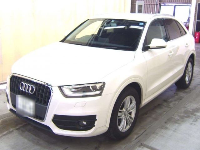 70132 Audi Q3 8UCHP 2015 г. (TAA Tohoku)