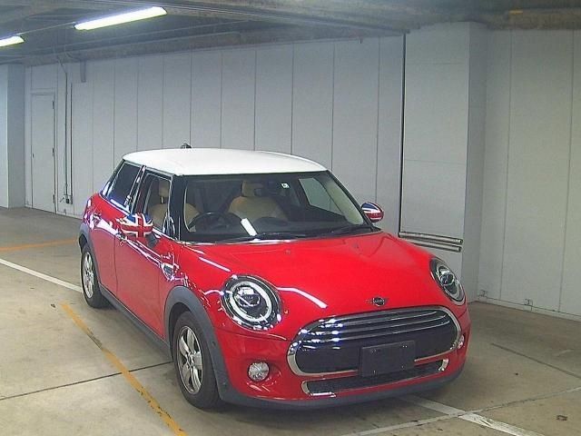 157 BMW MINI XU15M 2018 г. (ZIP Osaka)