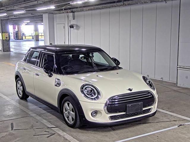 57 Bmw Mini XV15MW 2020 г. (ZIP Osaka)