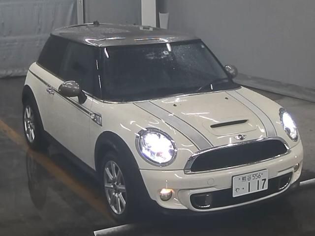 576 Bmw Mini SV16 2013 г. (ZIP Tokyo)