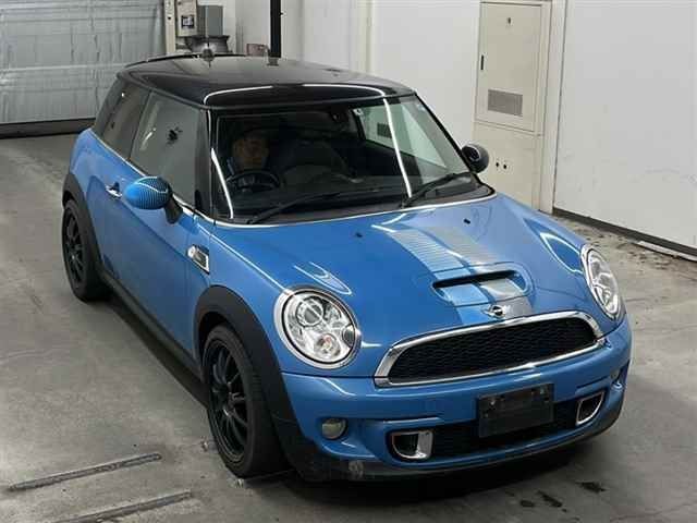 65476 Bmw Mini SV16 2013 г. (MIRIVE Saitama)