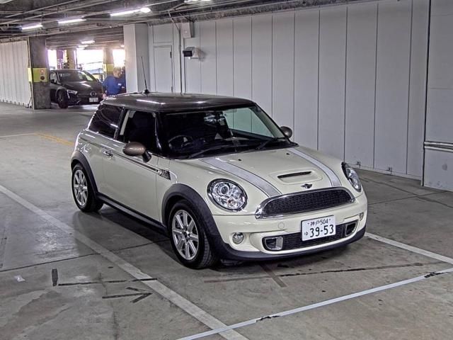 86 Bmw Mini SV16 2013 г. (ZIP Osaka)