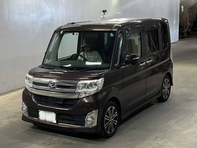 1071 DAIHATSU TANTO LA600S 2013 г. (KCAA Fukuoka)