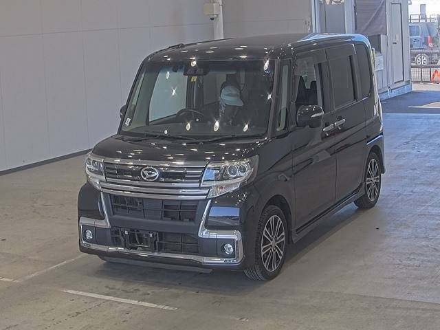 3012 DAIHATSU TANTO LA600S 2017 г. (ARAI Oyama)