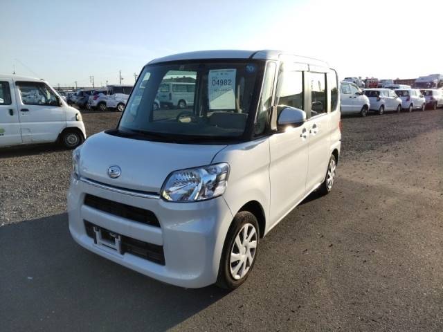 4982 DAIHATSU TANTO LA600S 2018 г. (LUM Nagoya Nyusatsu)