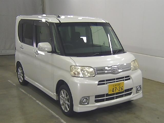 60124 DAIHATSU TANTO L375S 2012 г. (Honda Kyushu)