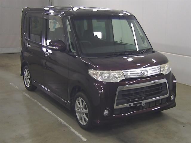 69003 DAIHATSU TANTO L375S 2011 г. (Honda Kyushu)