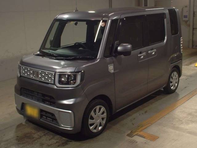 3773 DAIHATSU WAKE LA700S 2015 г. (TAA Kyushu)