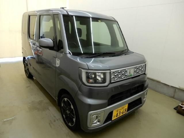 28009 DAIHATSU WAKE LA700S 2015 г. (Honda Tokyo)