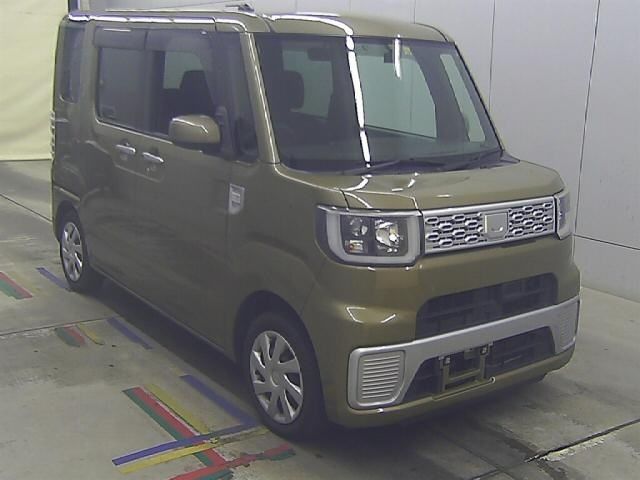 80024 DAIHATSU WAKE LA700S 2014 г. (Honda Kansai)